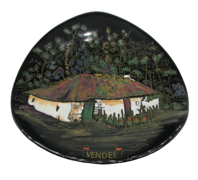 assiette murale émaux de Longwy Vendée maison traditionnelle Bourrine